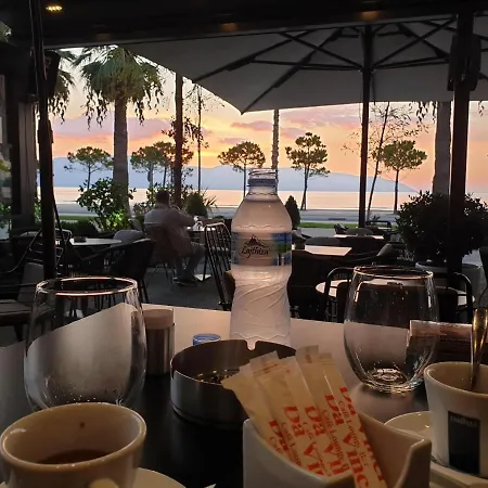 Apartament On Lungomare,sea View. 아파트 *